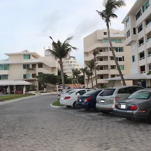 condominio-brisas-boulevard-kukulcan-km-19-zona-hotelera.quintano-roohotels.com/