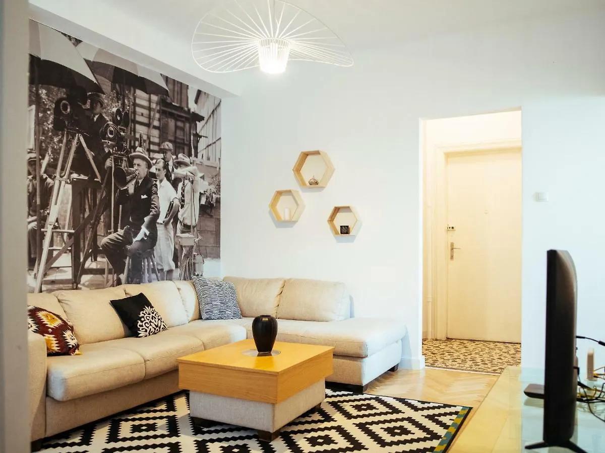 Alba Apartment On Calea Victoriei 布加勒斯特 罗马尼亚