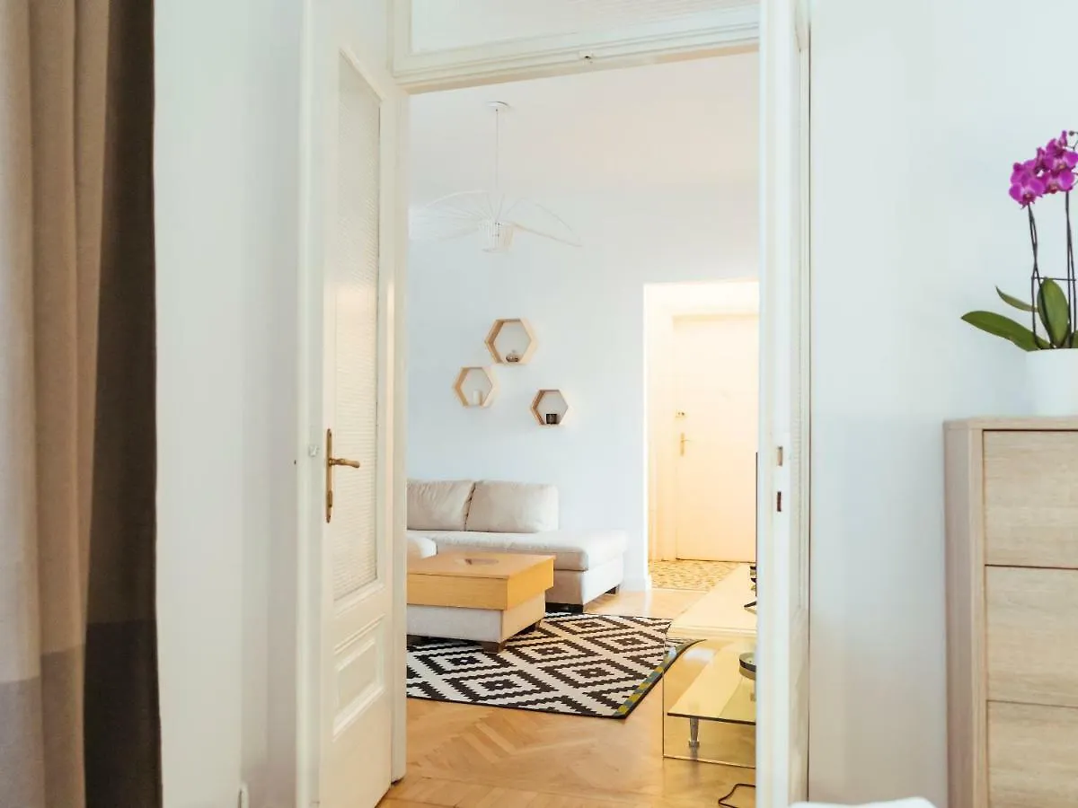 Alba Apartment On Calea Victoriei 布加勒斯特 罗马尼亚