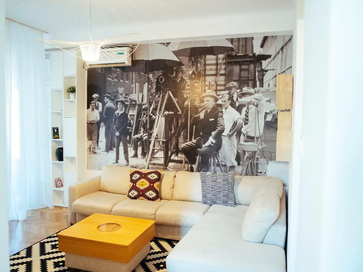 Alba Apartment On Calea Victoriei 布加勒斯特